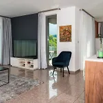 Vertigo Modern 2-bedroom With Parking & Vitosha View Sofya