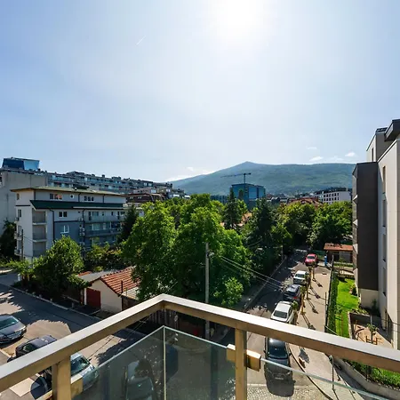 Vertigo Modern 2-bedroom With Parking & Vitosha View Apartamento
