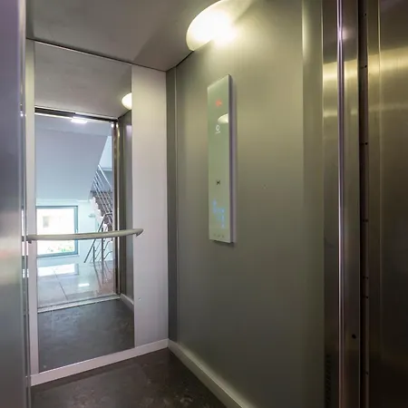 Apartamento Vertigo Modern 2-bedroom With Parking & Vitosha View Sofía