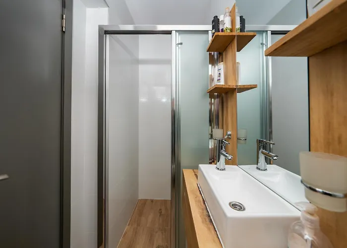 Vertigo Modern 2-bedroom With Parking & Vitosha View Apartment