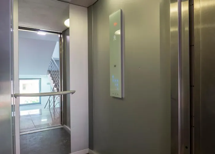 Apartment Vertigo Modern 2-bedroom With Parking & Vitosha View Sofia