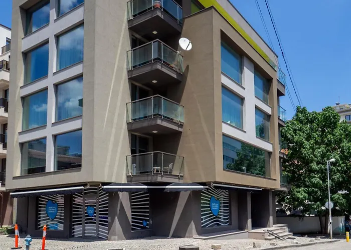 Vertigo Modern 2-bedroom With Parking & Vitosha View Sofia